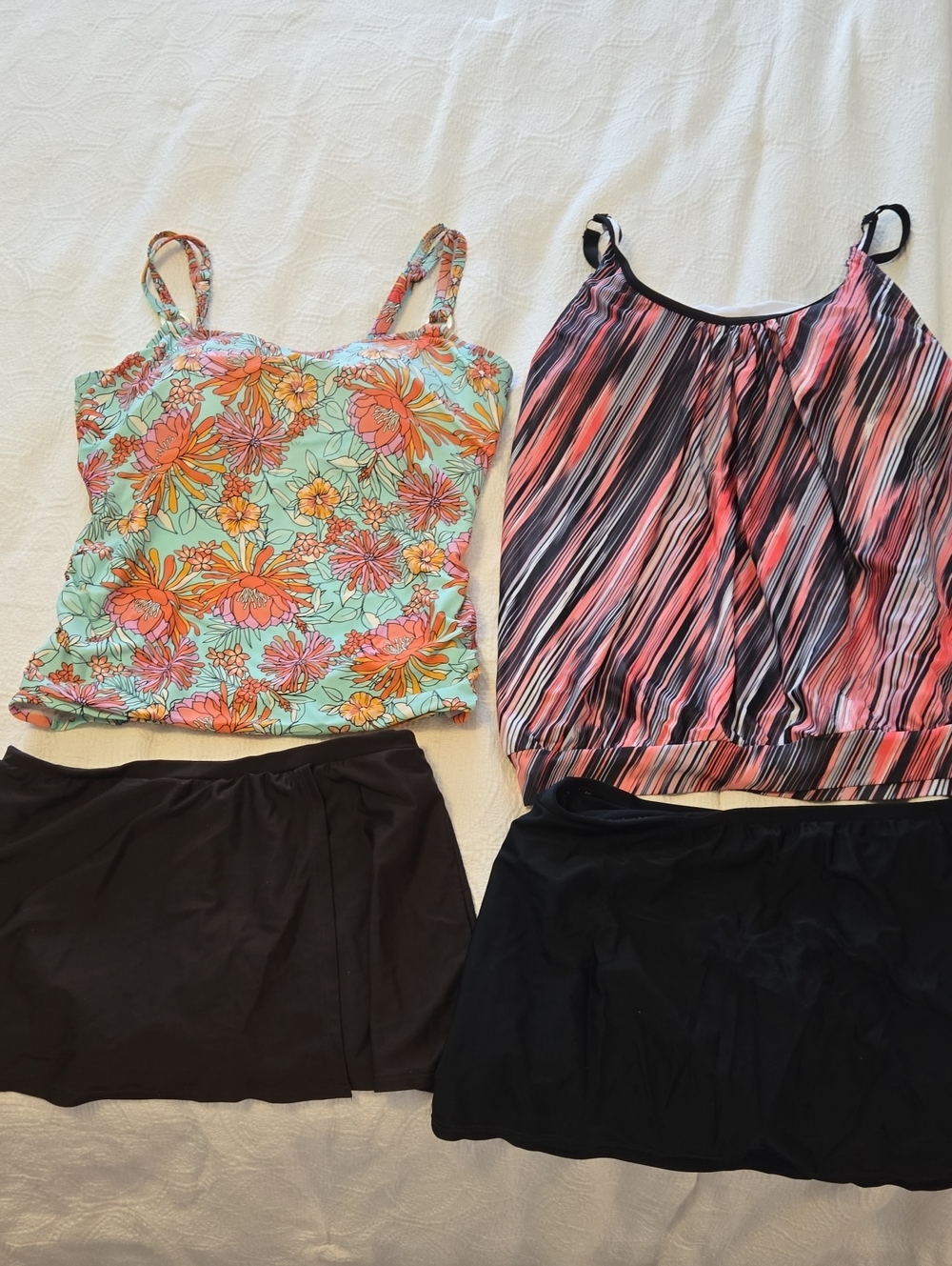 LOT OF 2 Croft and Barrow Swimsuits. Size 14 Bottoms Size XXL Tops